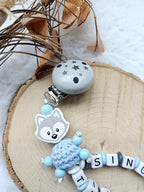 Schnullerkette Fuchs mit Doppelnamen – grau/hellblau