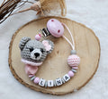 Schnullerkette Bär mit Namen – grau/rosa