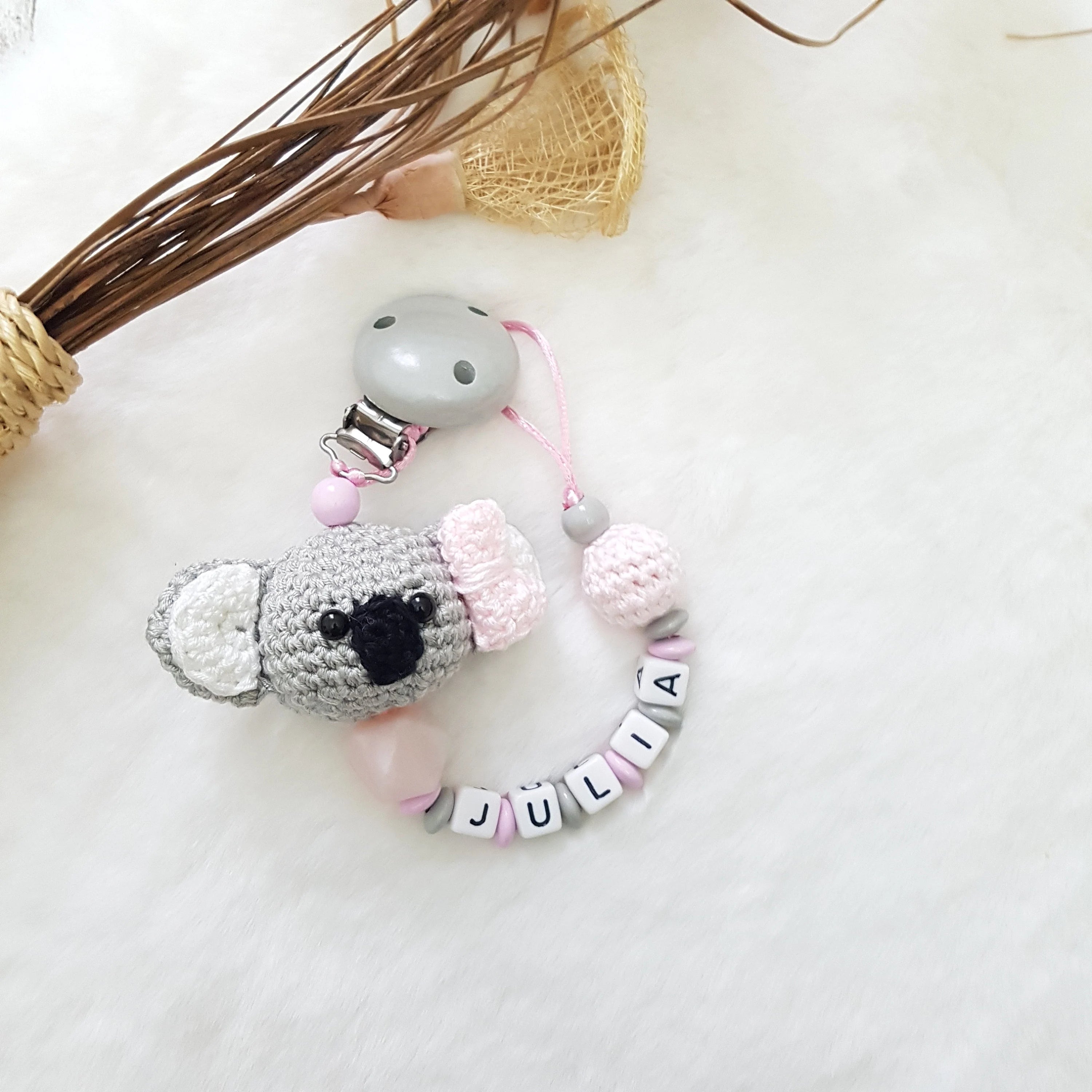 Baby Geschenkset Koala Mädchen – Schmusetier, Schnullerkette & Greifring