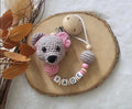 Baby Geschenkset Bär Mädchen Rosa – Schnullerkette, Greifring & Babyschuhe