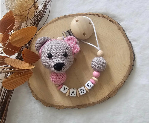 Baby Geschenkset Bär Mädchen Rosa – Schnullerkette, Greifring & Babyschuhe