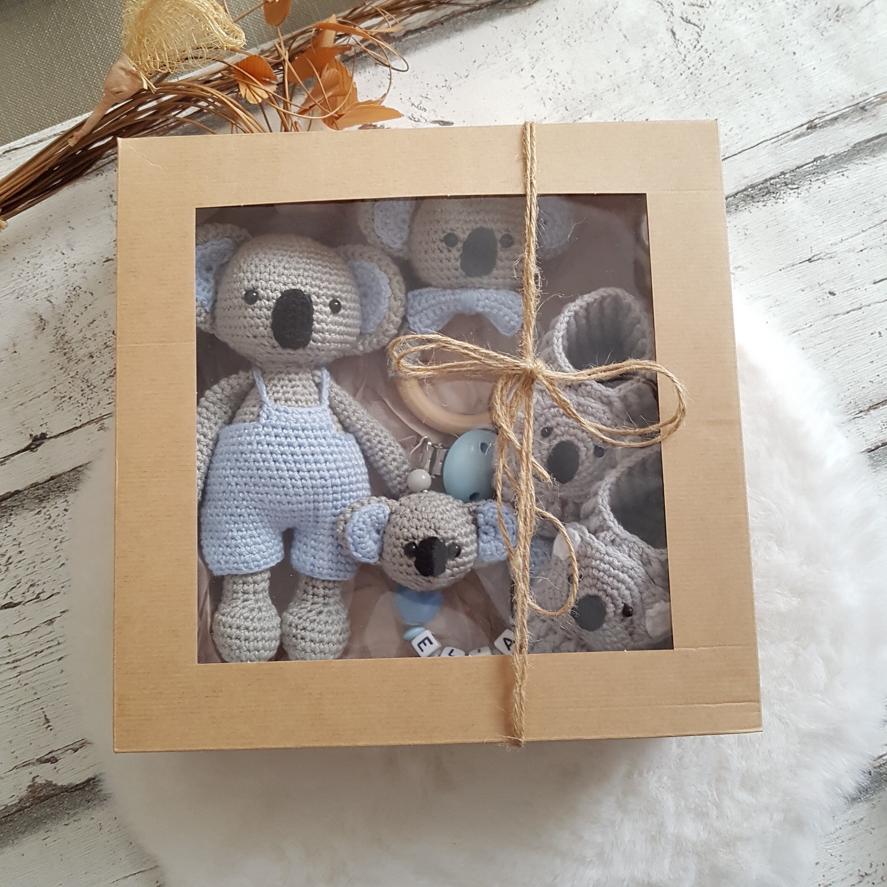 Baby Geschenkset Koala Junge – Schmusetier, Schnullerkette & Greifring