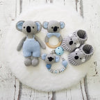 Baby Geschenkset Koala Junge – Schmusetier, Schnullerkette & Greifring