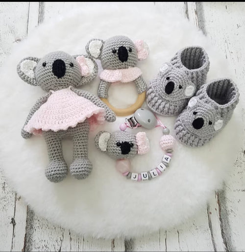 Baby Geschenkset Koala Mädchen – Schmusetier, Schnullerkette & Greifring