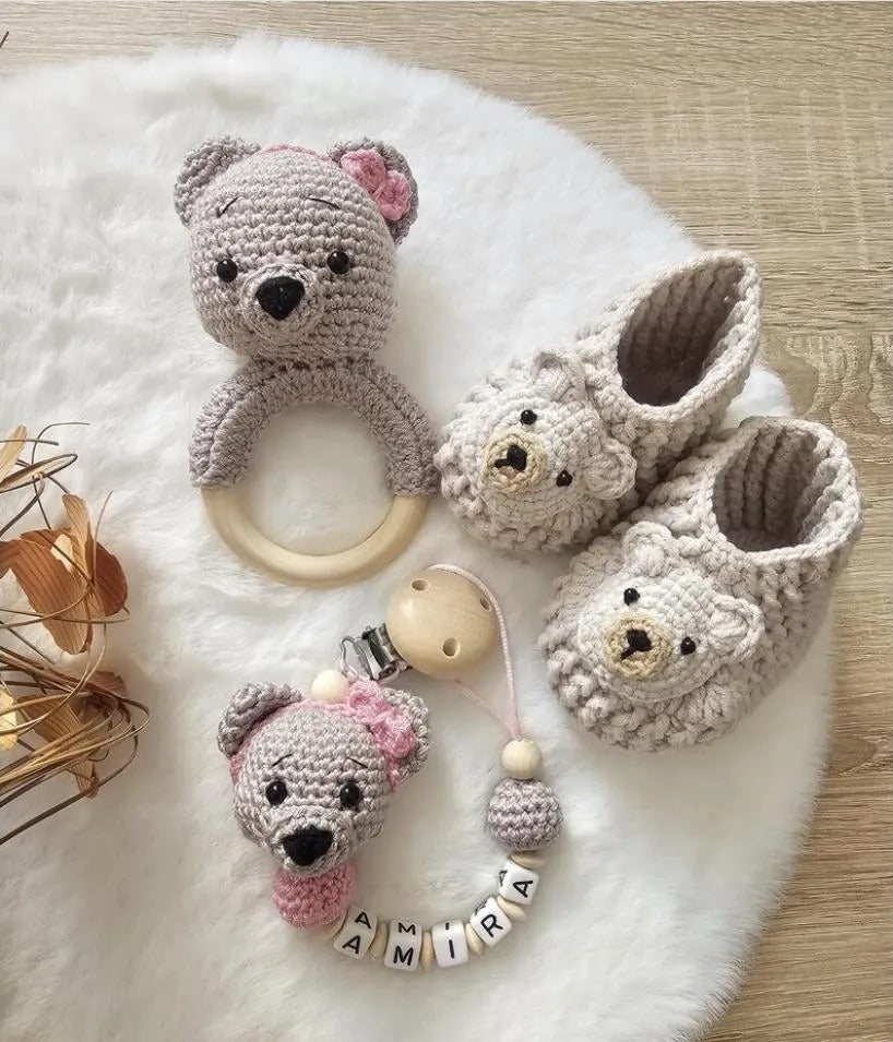 Baby Geschenkset Bär – Schnullerkette mit Namen