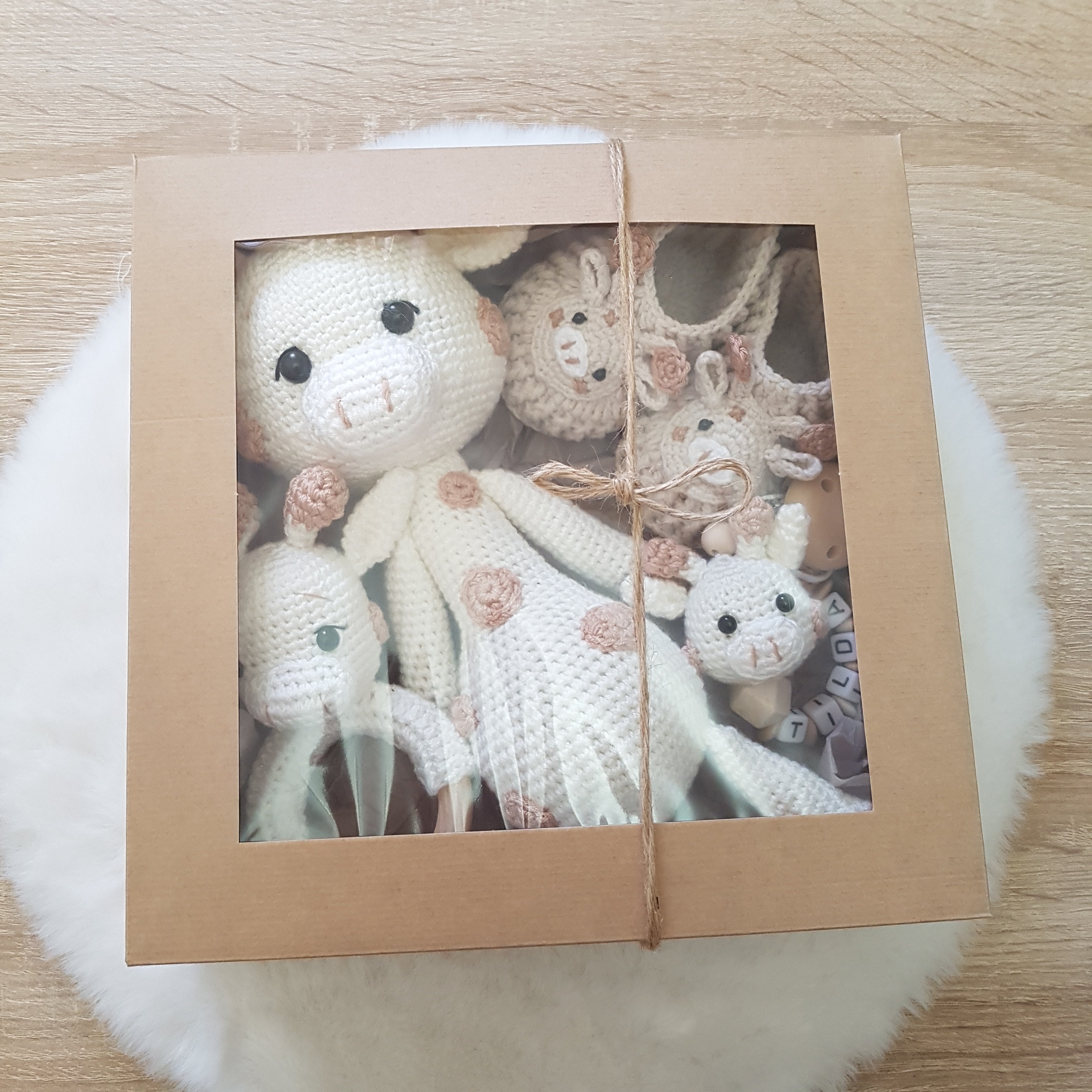Baby Geschenkset Giraffe – Schmusetier, Schnullerkette & Greifring