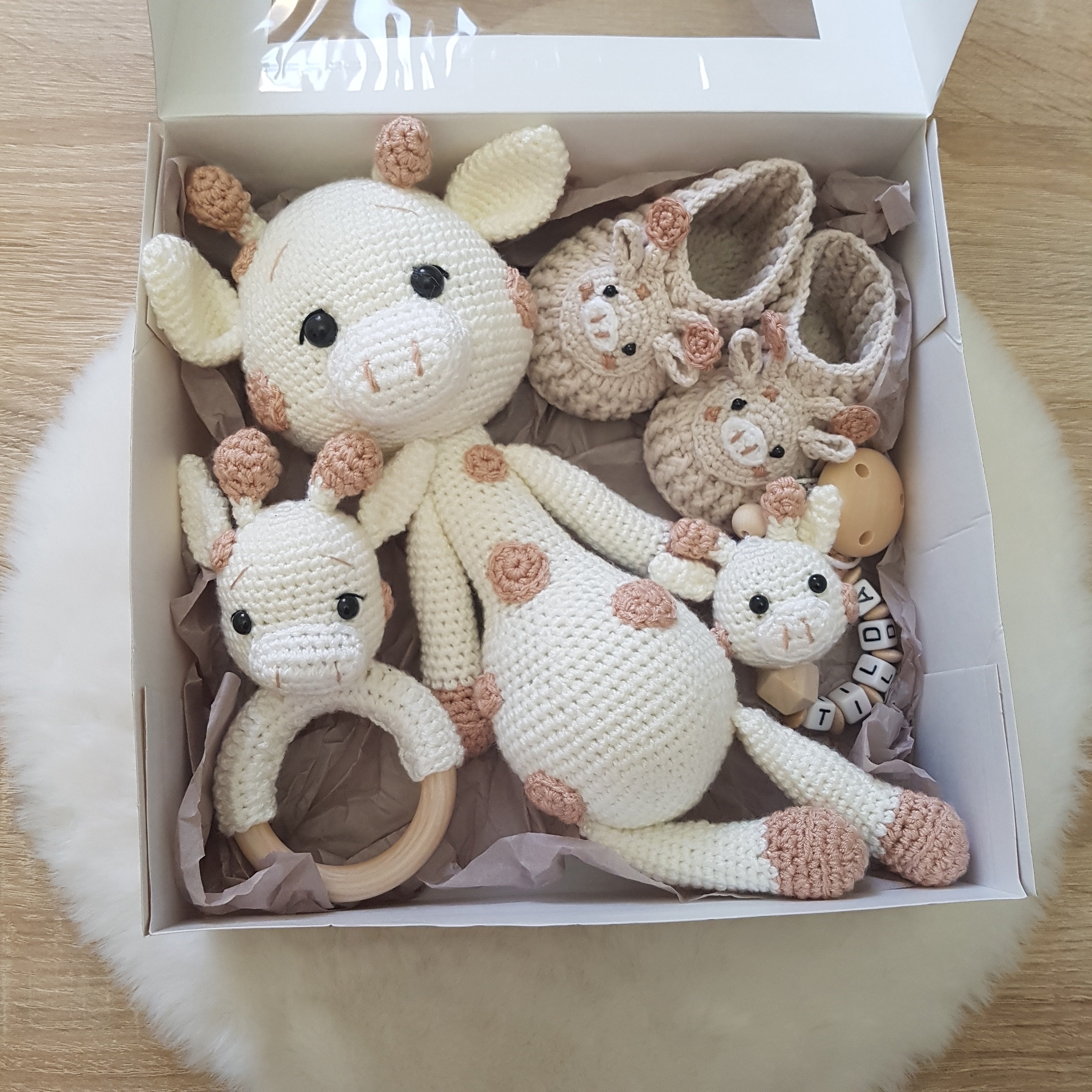 Baby Geschenkset Giraffe – Schmusetier, Schnullerkette & Greifring