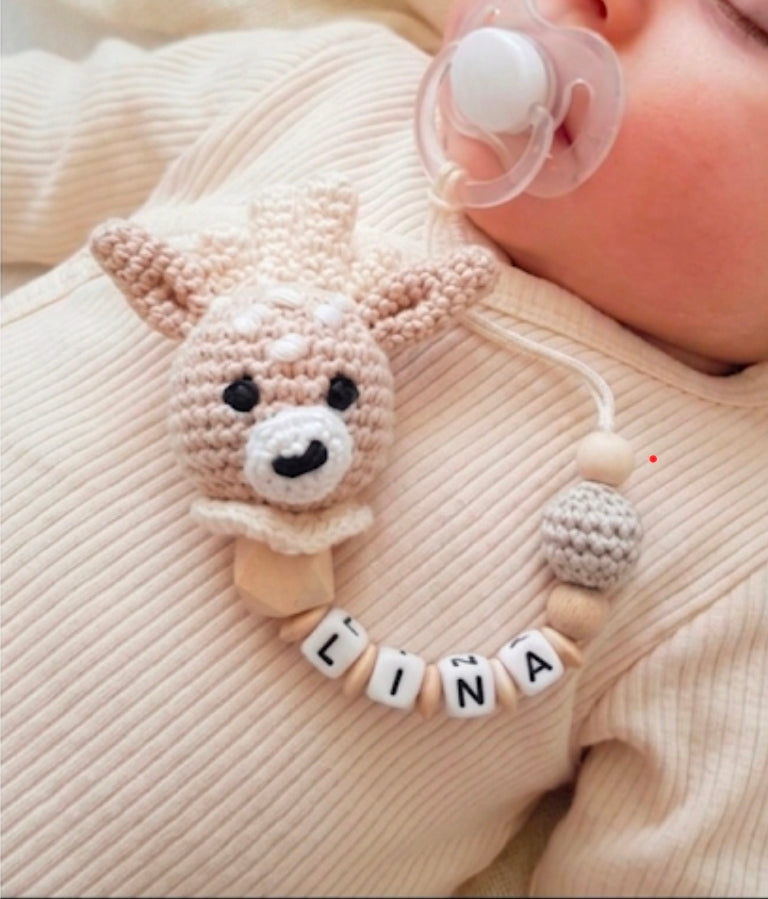 Baby Geschenkset Rehkitz – Schmusetier, Schnullerkette, Greifring & Babyschuhe