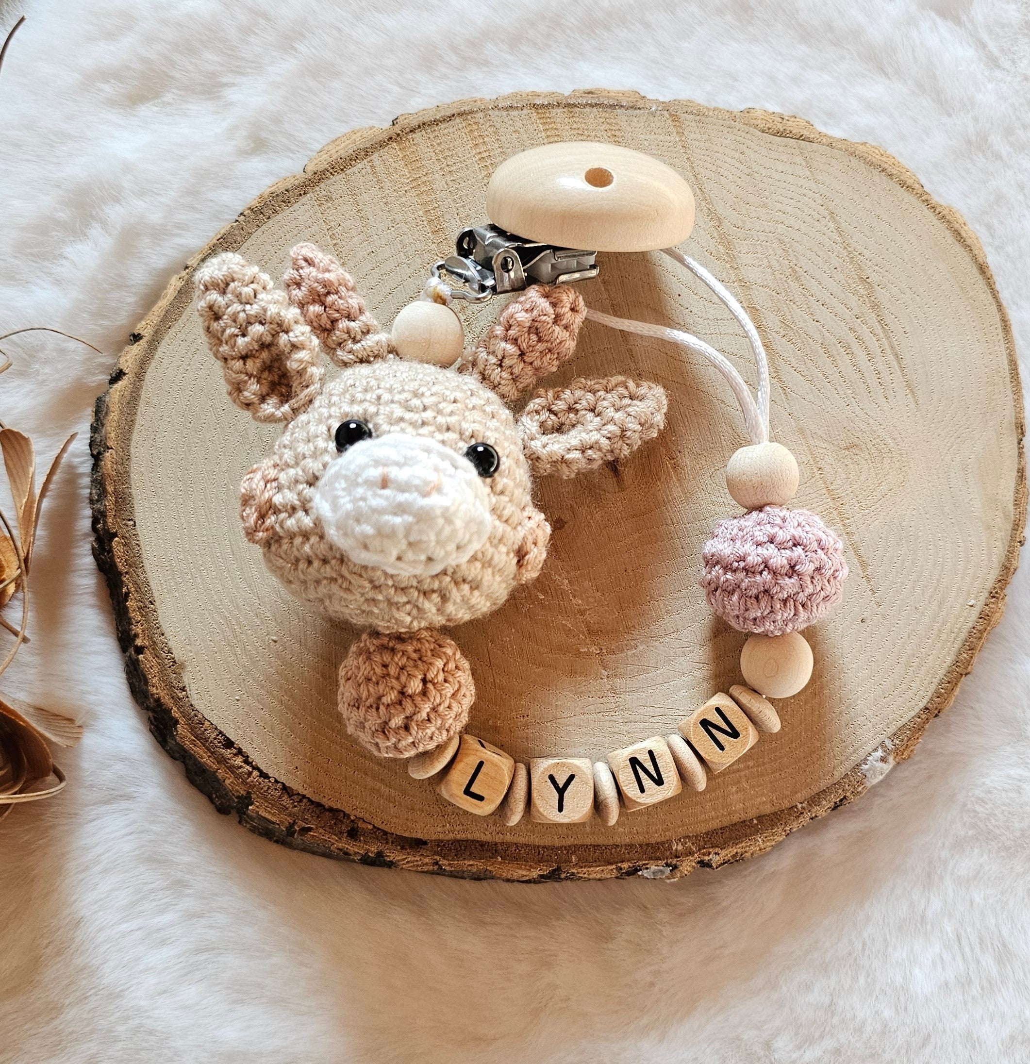 Baby Geschenkset Giraffe – Wagenspanner, Schnullerkette, Greifring & Babyschuhe